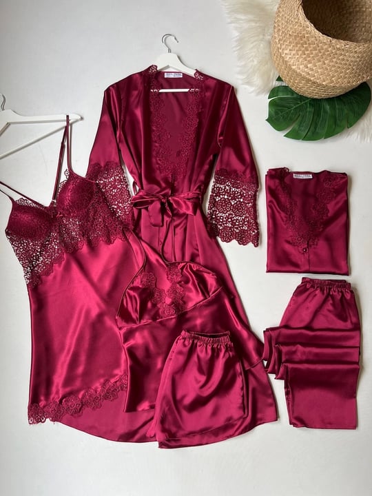 Claret Red Giant 8 Piece Nighty Set